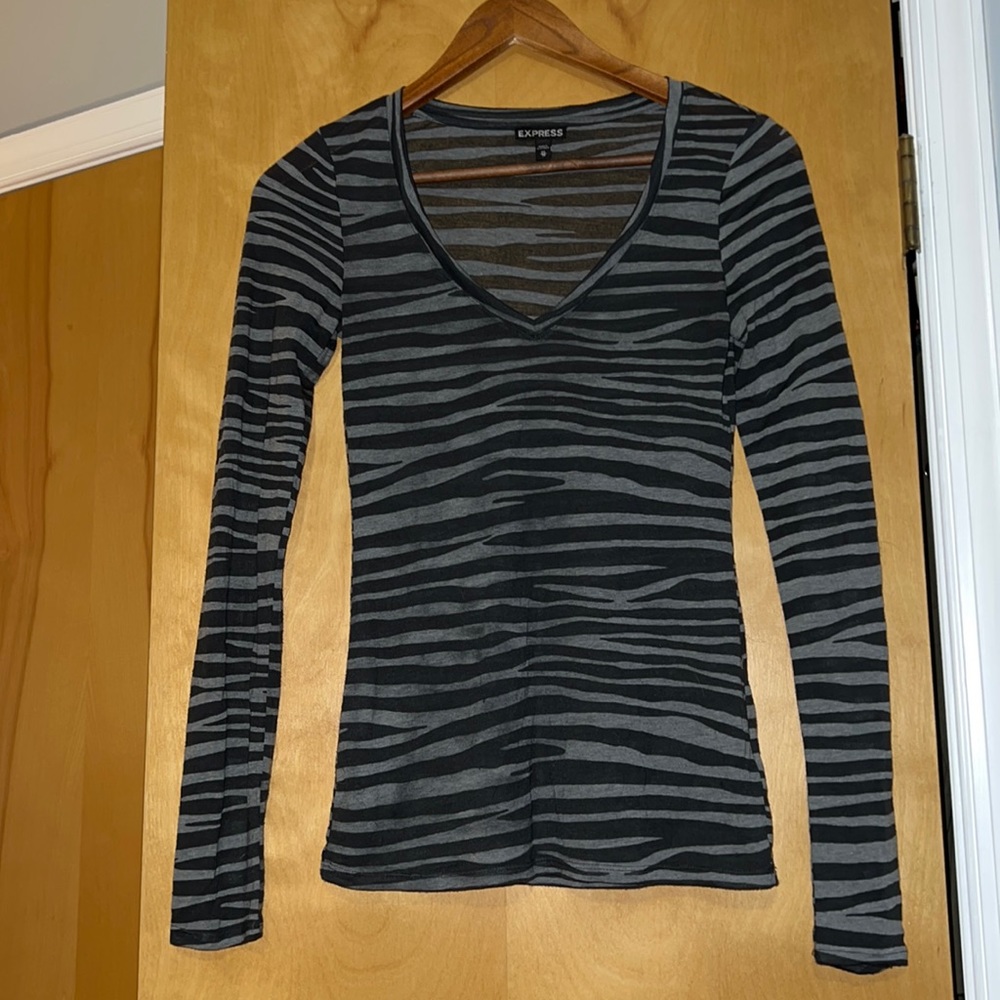 Long sleeve tee
